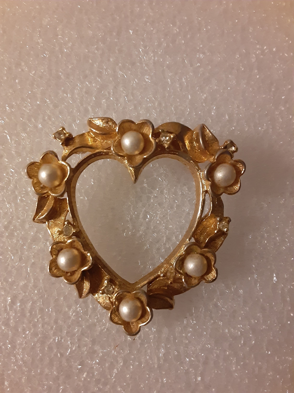 Gerrys Gold Heart Floral Brooch with Pearls - Elegant Women’s Jewelry